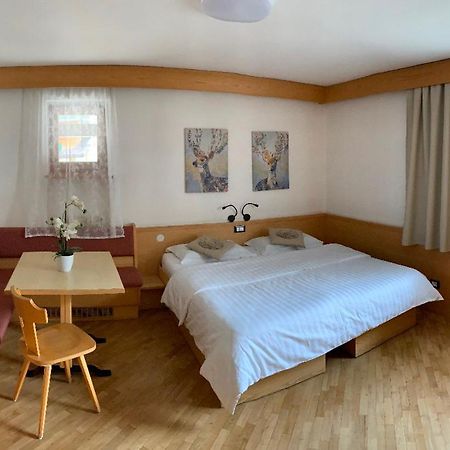 Bed & Breakfast Garni Tobia Кампітелло-ді-Фасса Екстер'єр фото