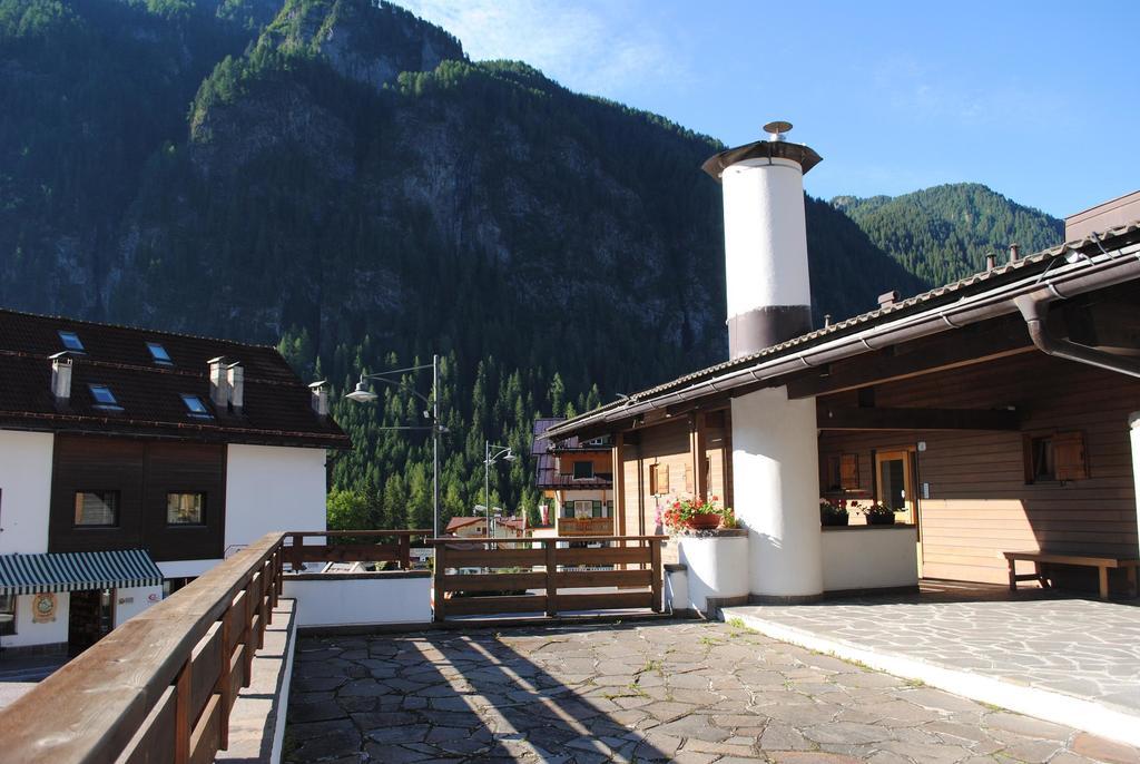 Bed & Breakfast Garni Tobia Кампітелло-ді-Фасса Екстер'єр фото