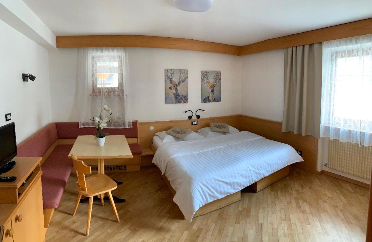 Bed & Breakfast Garni Tobia Кампітелло-ді-Фасса Екстер'єр фото