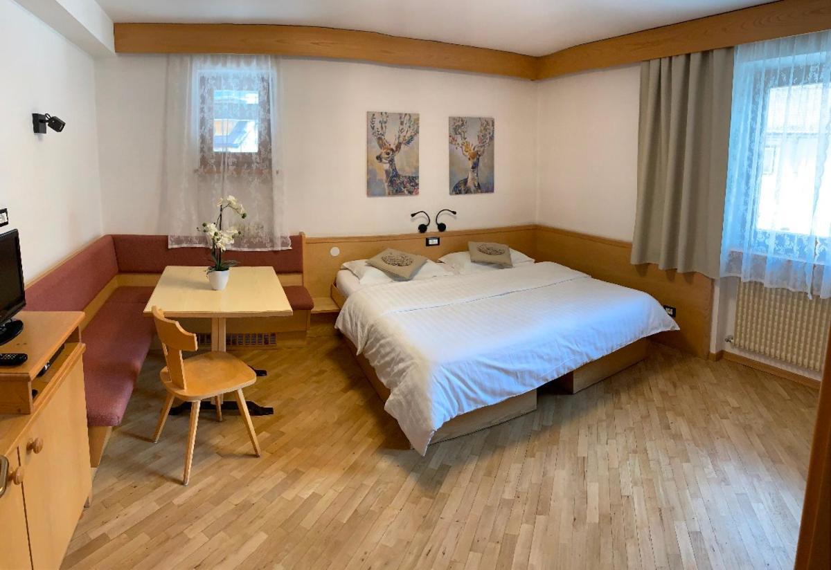 Bed & Breakfast Garni Tobia Кампітелло-ді-Фасса Екстер'єр фото