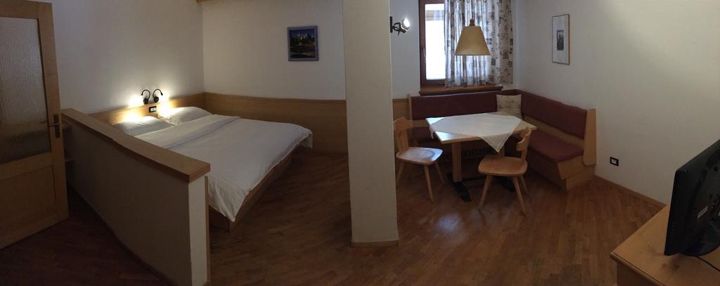 Bed & Breakfast Garni Tobia Кампітелло-ді-Фасса Екстер'єр фото