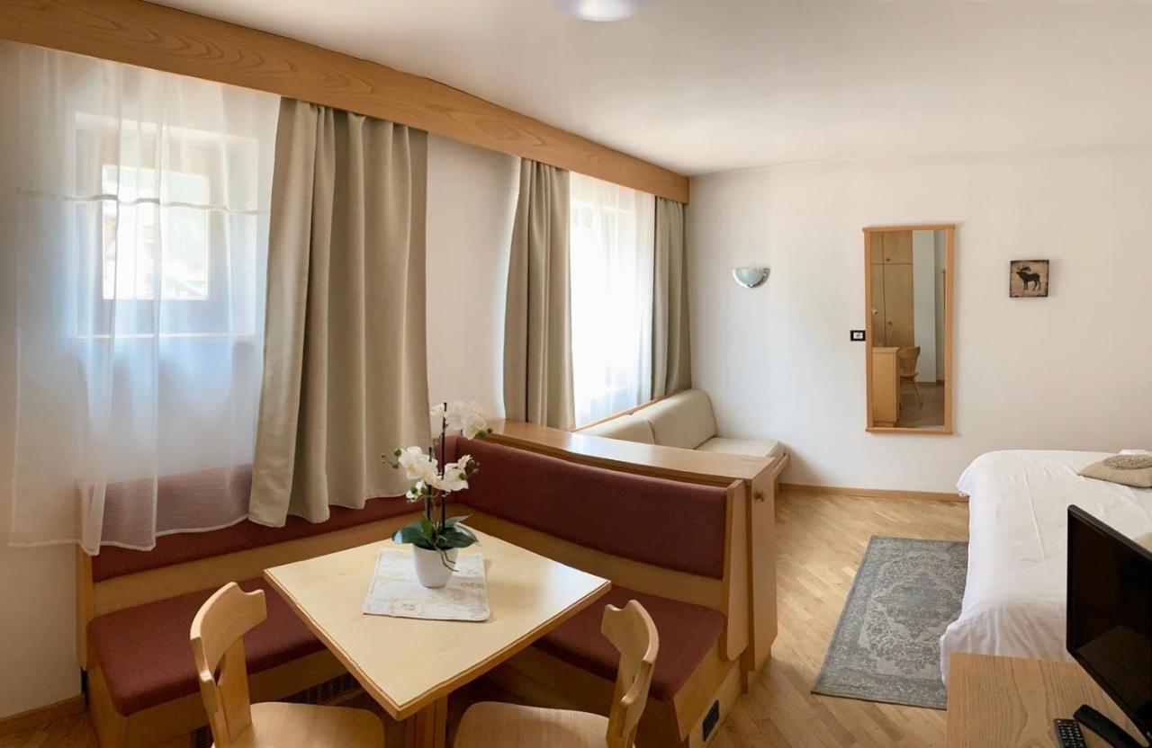 Bed & Breakfast Garni Tobia Кампітелло-ді-Фасса Екстер'єр фото