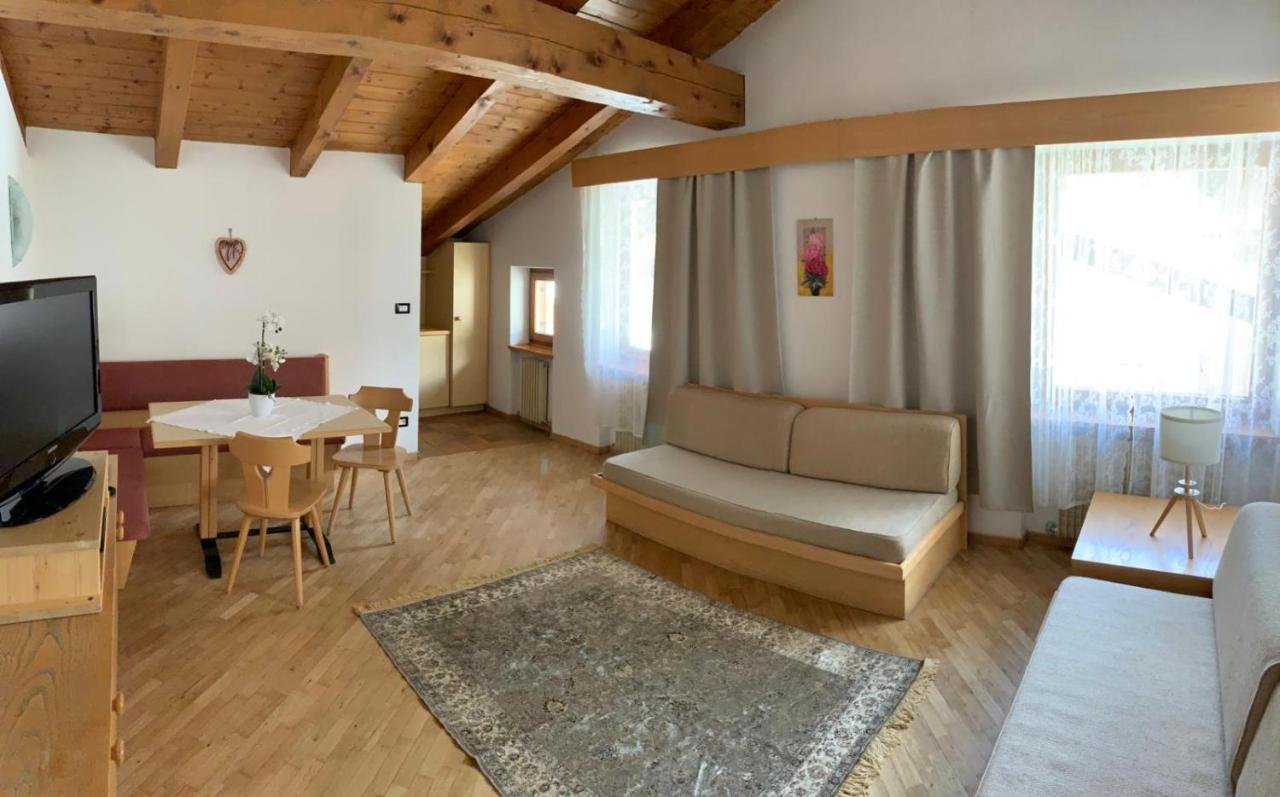 Bed & Breakfast Garni Tobia Кампітелло-ді-Фасса Екстер'єр фото