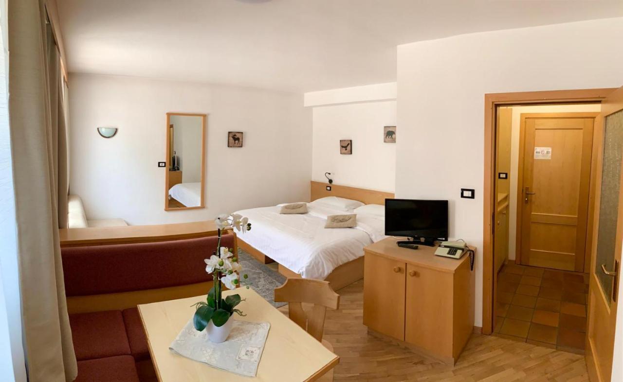 Bed & Breakfast Garni Tobia Кампітелло-ді-Фасса Екстер'єр фото