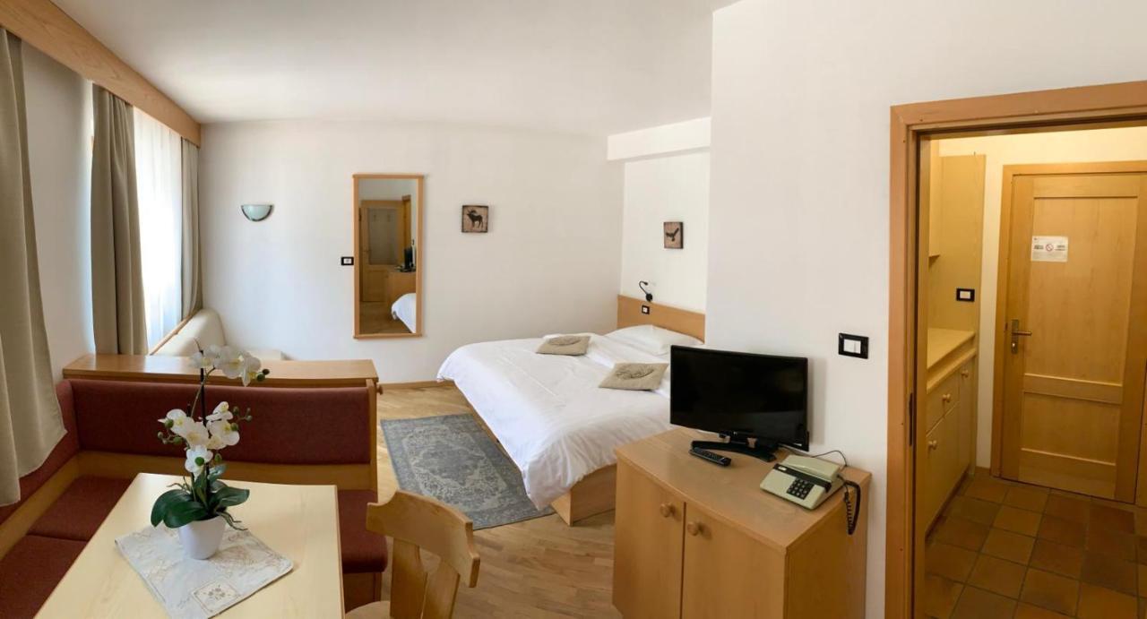 Bed & Breakfast Garni Tobia Кампітелло-ді-Фасса Екстер'єр фото